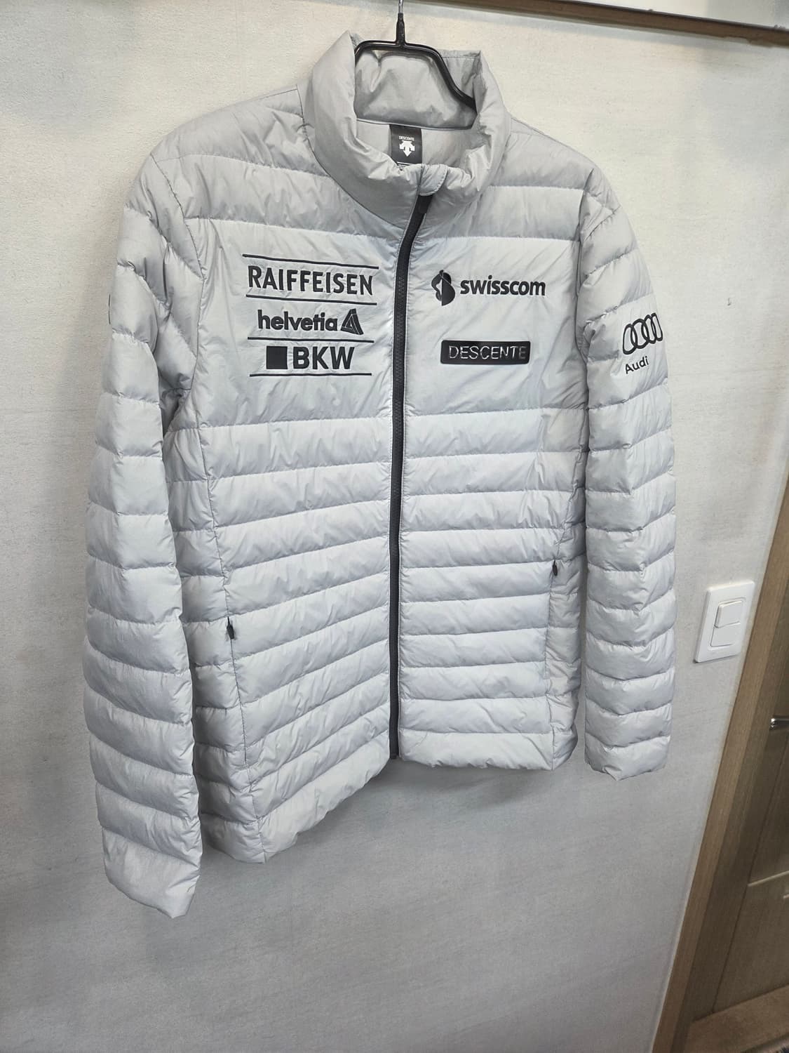 데상트 아우디 레플리카 구스다운 경량패딩 L 상품이미지5