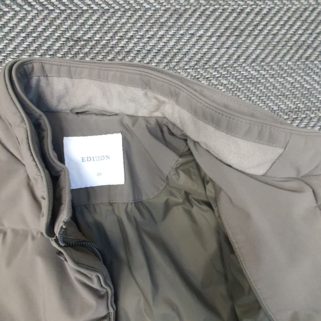 에디션 오리털 하이넥 점퍼 남자105 상품이미지7