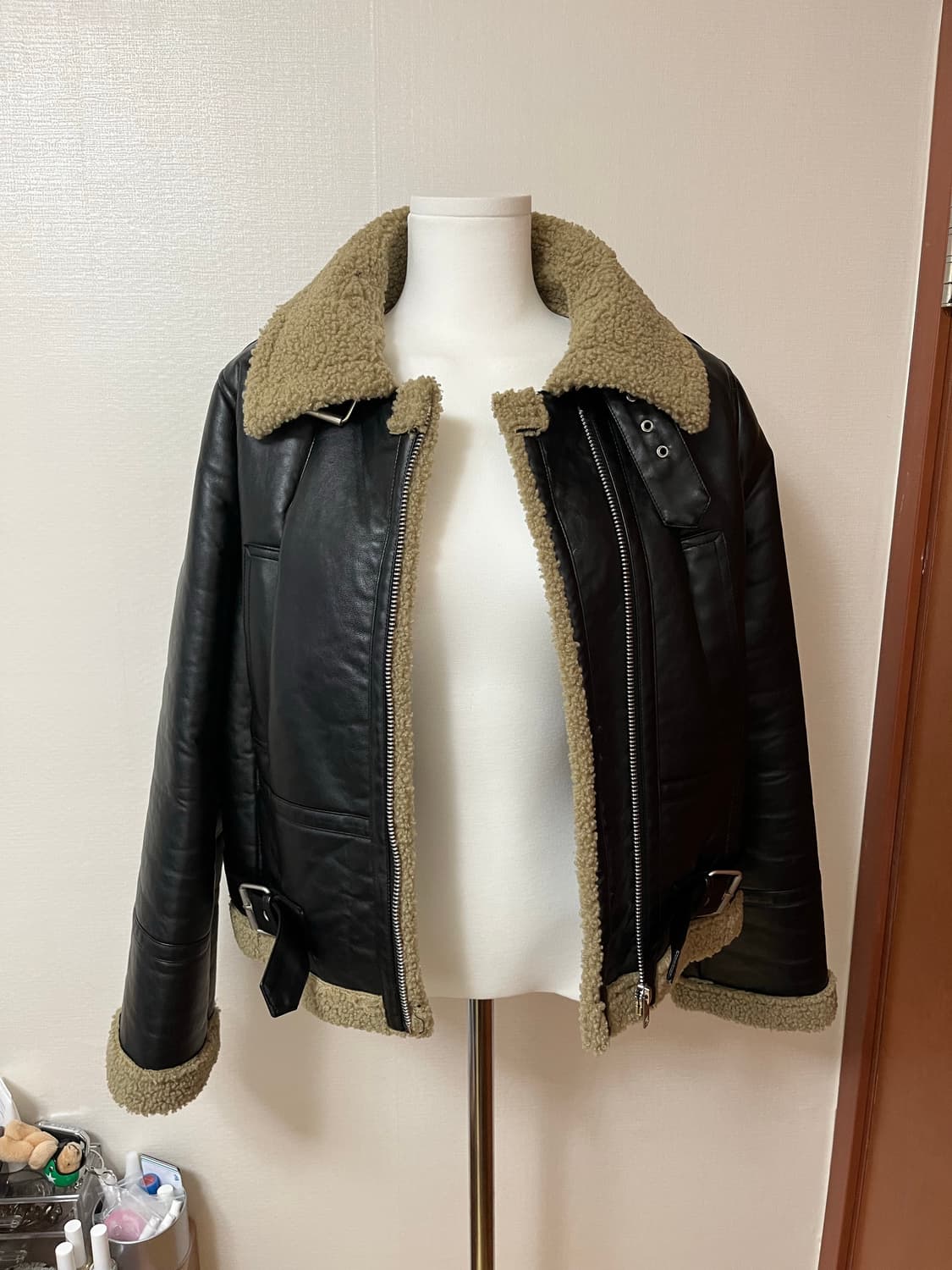 에즈온 셀렉샵 당시 무스탕 상품이미지1