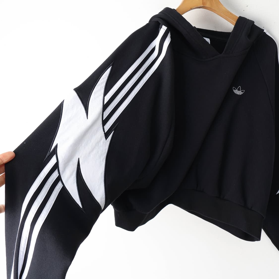 55/아디다스 크롭 후디 상품이미지4