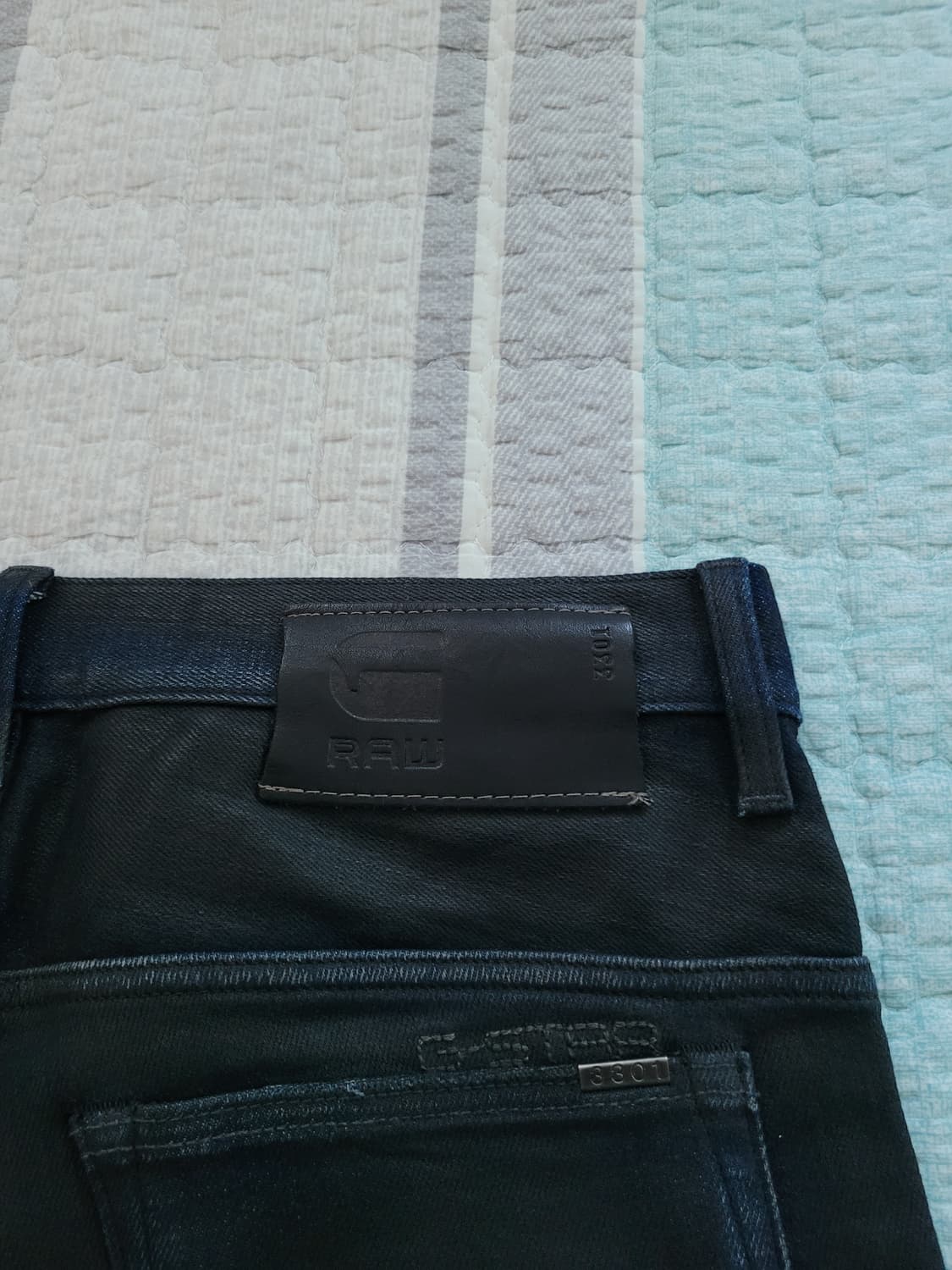 지스타로우 Gstarraw. 
3301슬림 왁스드 블랙코팅진 32사이즈. 상품이미지9