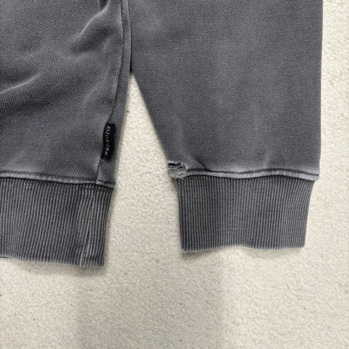 디키즈 그래픽 피그먼트 맨투맨 차콜 L 상품이미지2