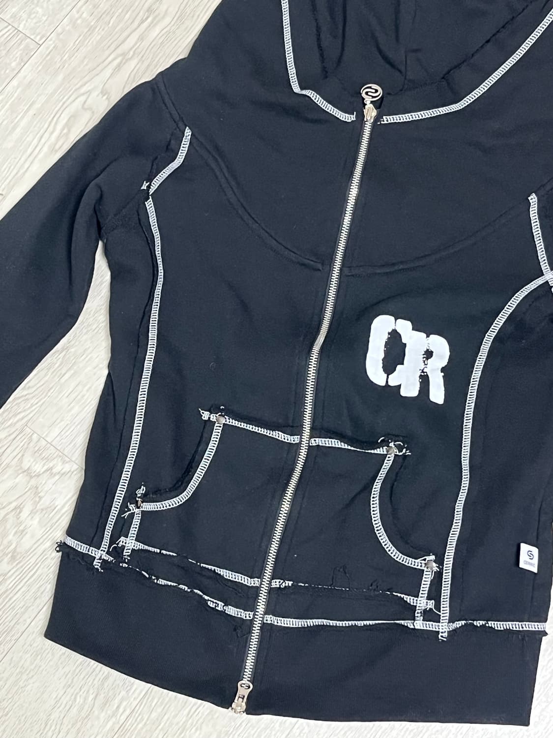 세릭 오프숄더 후드집업 상품이미지2