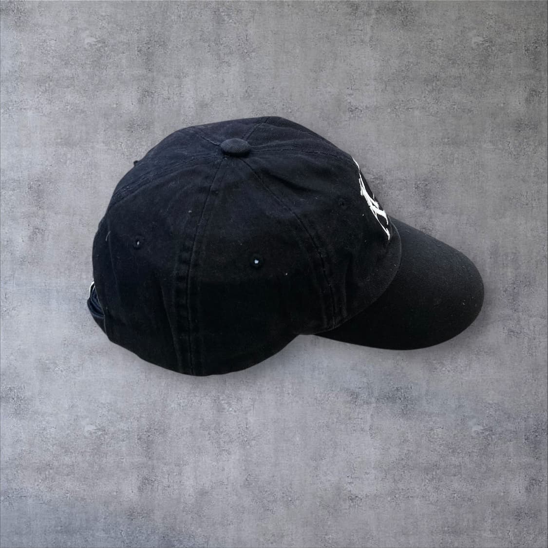 우알롱 블랙 컬러 베이직 로고 볼캡 상품이미지4