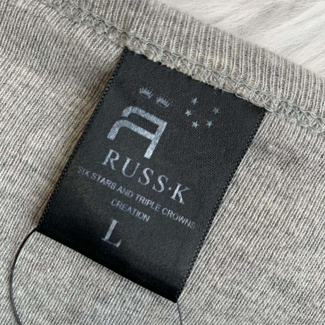 RUSS K 빈티지 레터링 브이넥 티셔츠 1903 상품이미지4