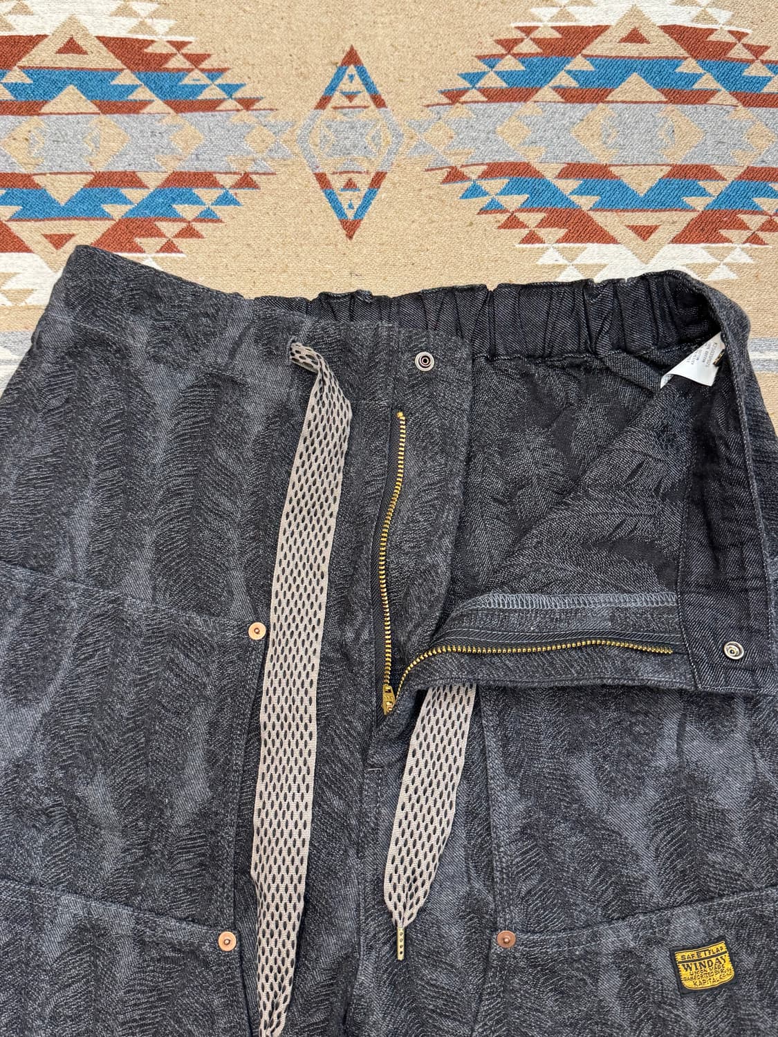 [4][XL] 캐피탈 12온즈 맥파이 데님 W 니 이지 쇼츠 블랙 상품이미지2