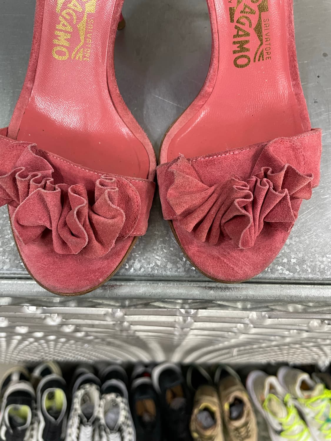 페레가모 새틴 러플 샌들 6.5 상품이미지6