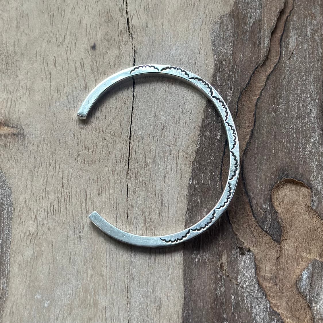 [네이티브 아메리칸]M.E.BEGYE 애로우 패턴 스탬프 커프 상품이미지4