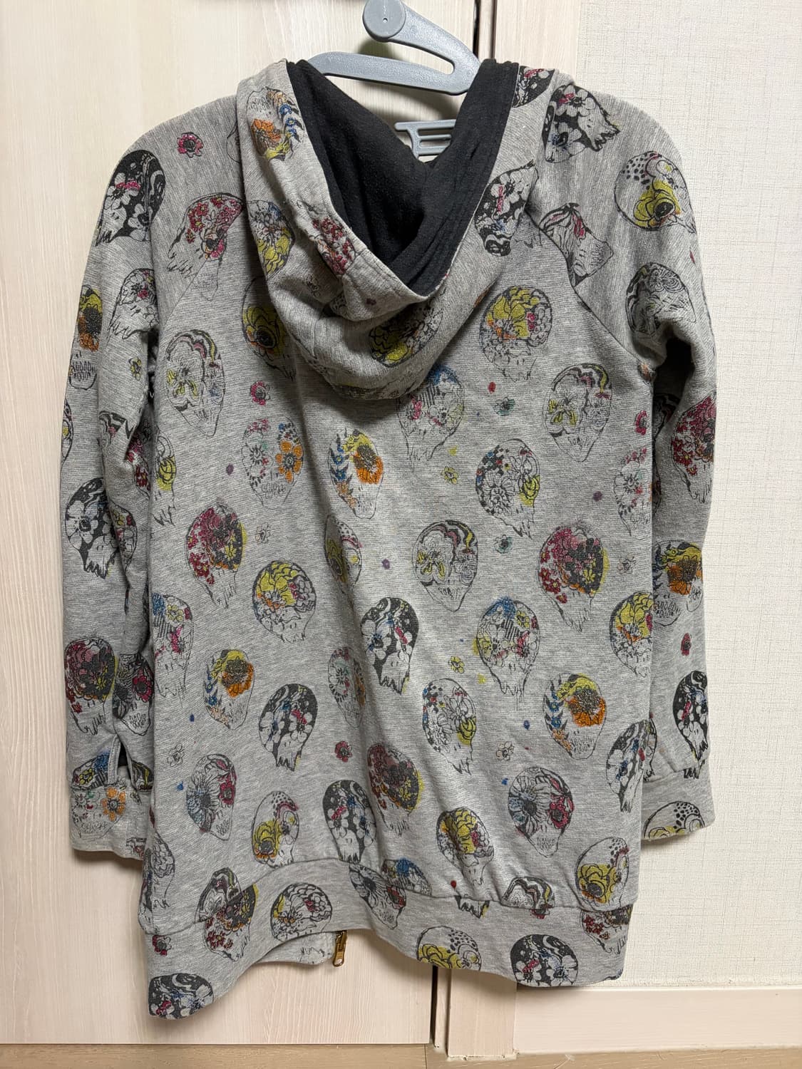 전면 프린팅 올오버 스컬 플라워 패턴 상품이미지3