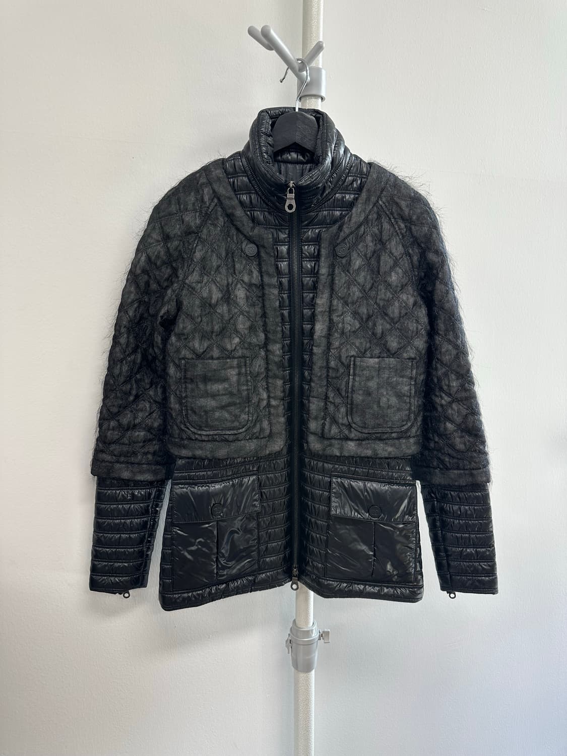 샤넬 레이어드 로고 패딩 자켓 상품이미지3