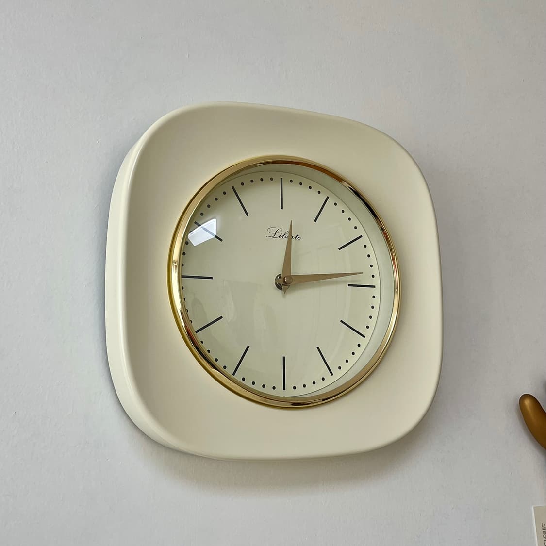 스퀘어 빈티지 벽시계 버터컬러 상품이미지2