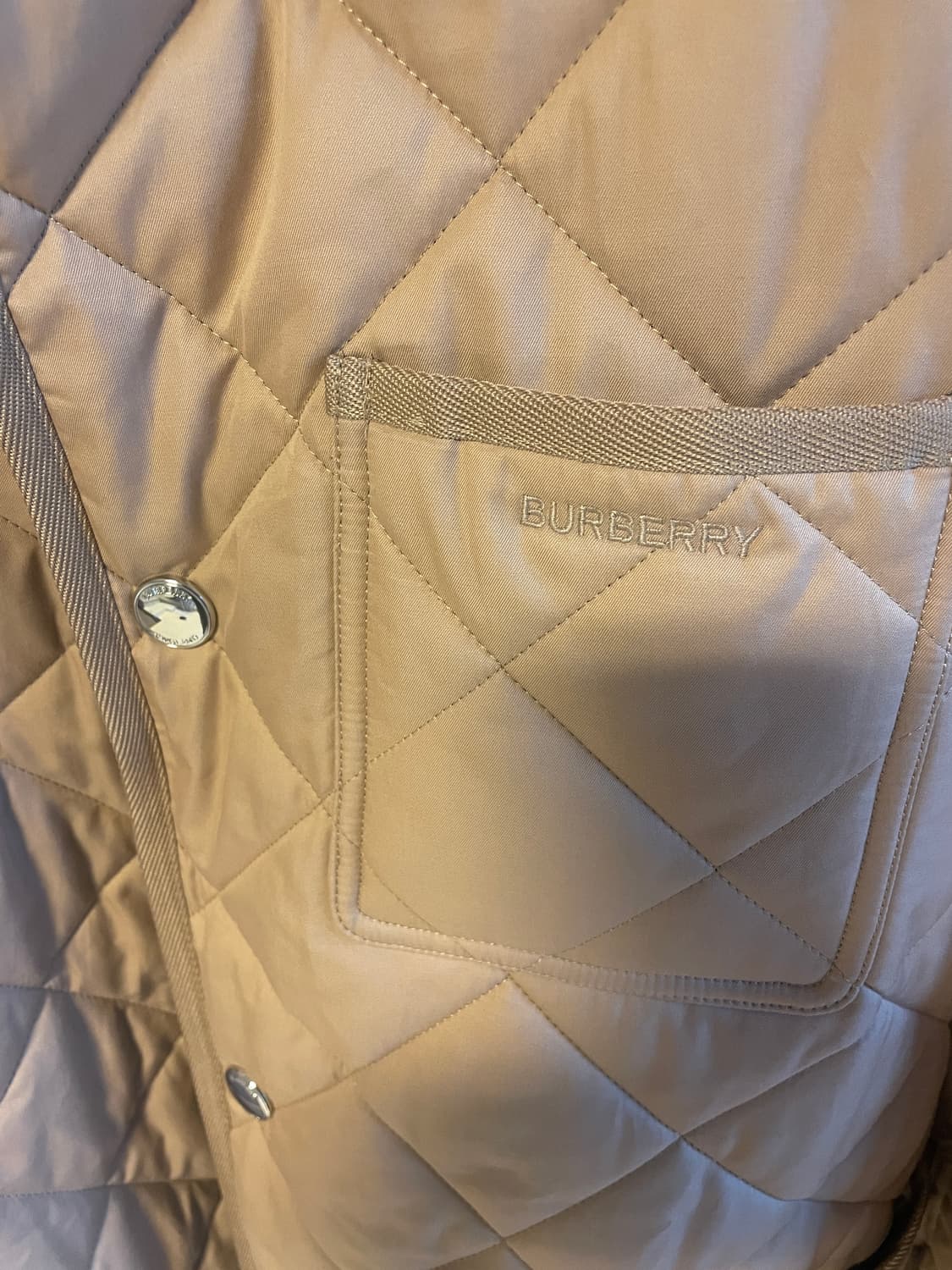 버버리 코츠월드 퀄팅자켓 팝니다.  상품이미지2