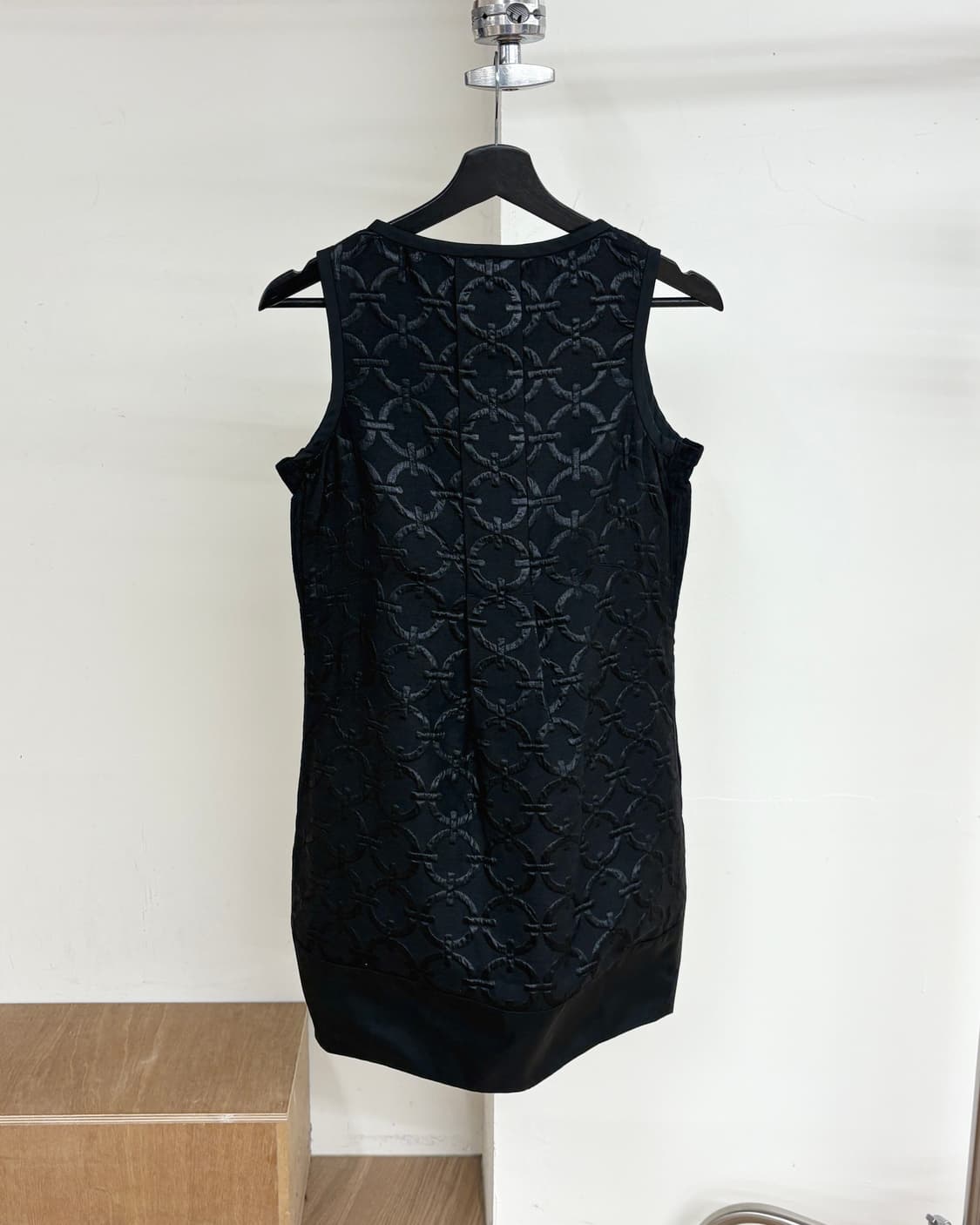 막스마라 블랙 패턴 자카드 슬리브리스 원피스 상품이미지4