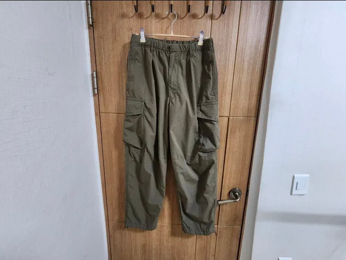 (S)유니클로 U 파라슈트 와이드 카고팬츠 봄여름 상품이미지1