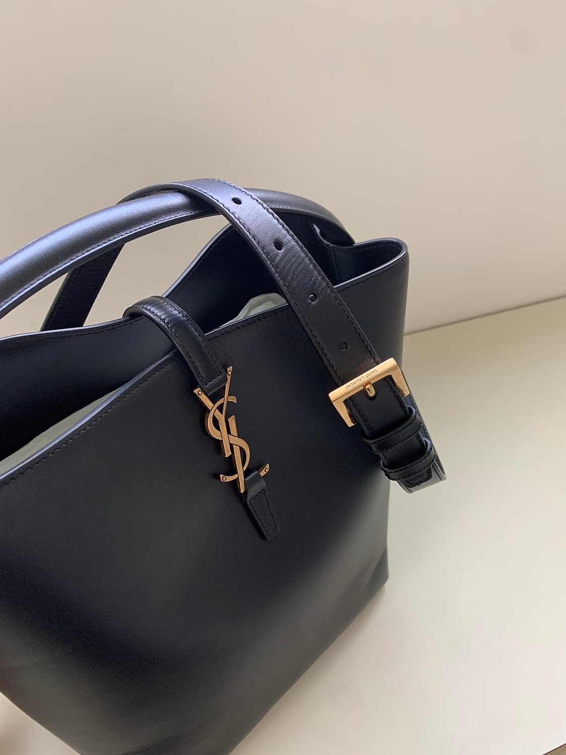 입생로랑 le37 버킷백 상품이미지10