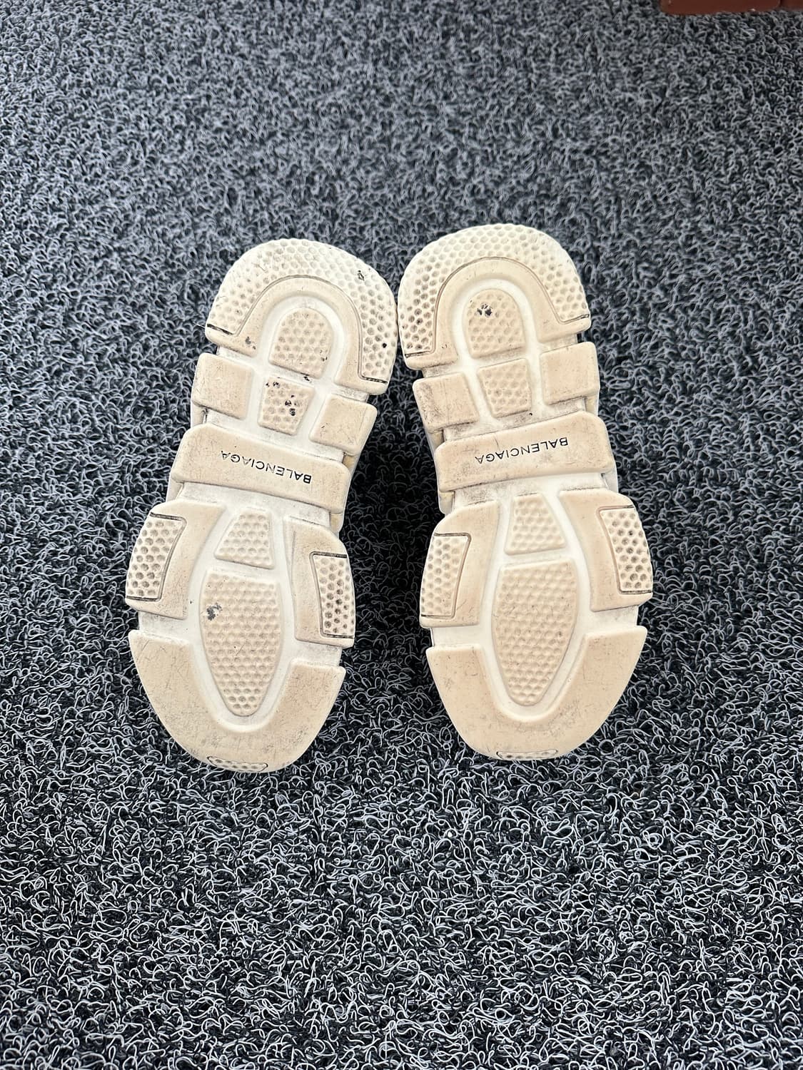 발렌시아가 스피드러너 블랙 36 상품이미지5