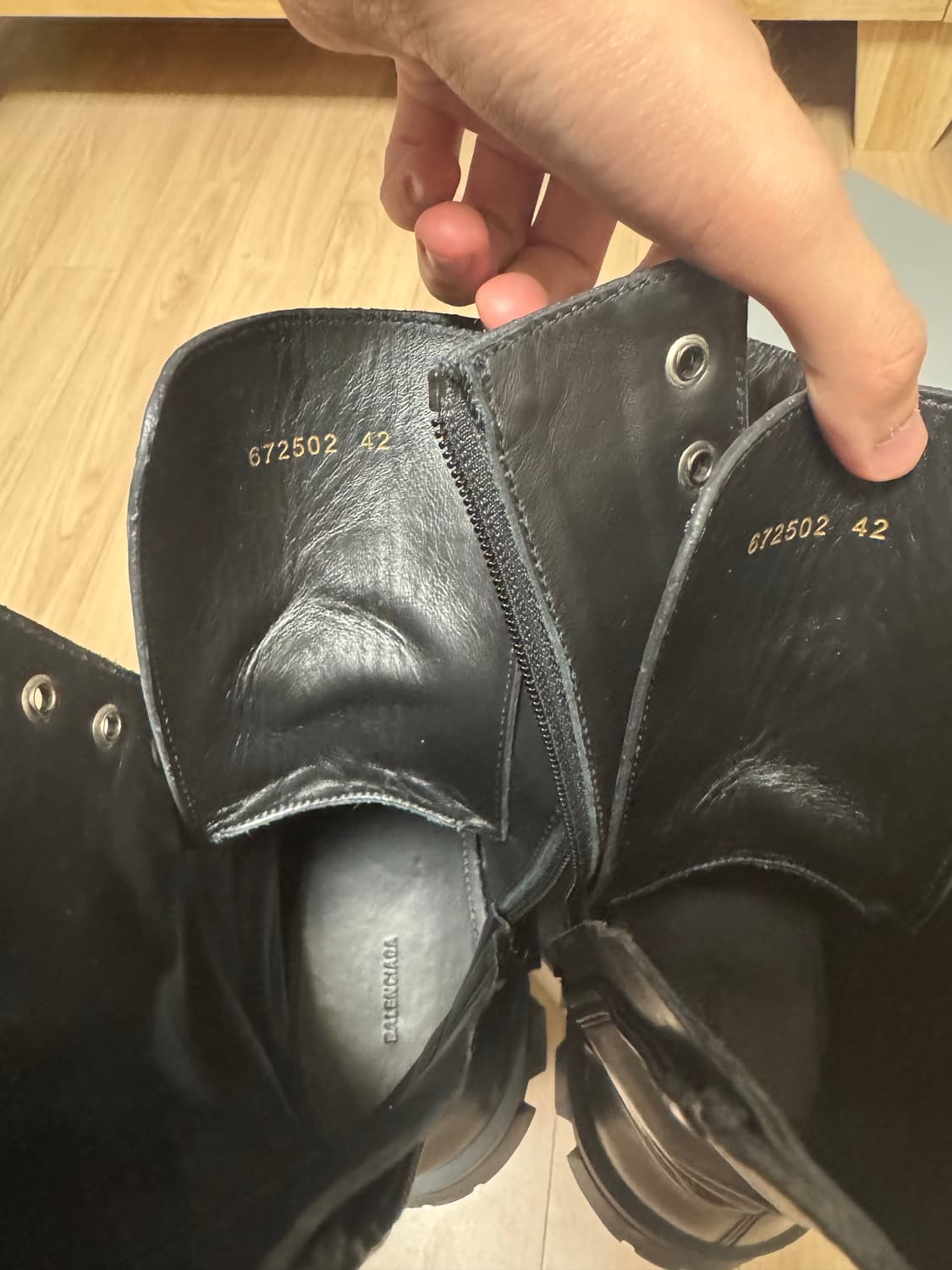 (42)발렌시아가 불도저 레이스 업 부츠 상품이미지3