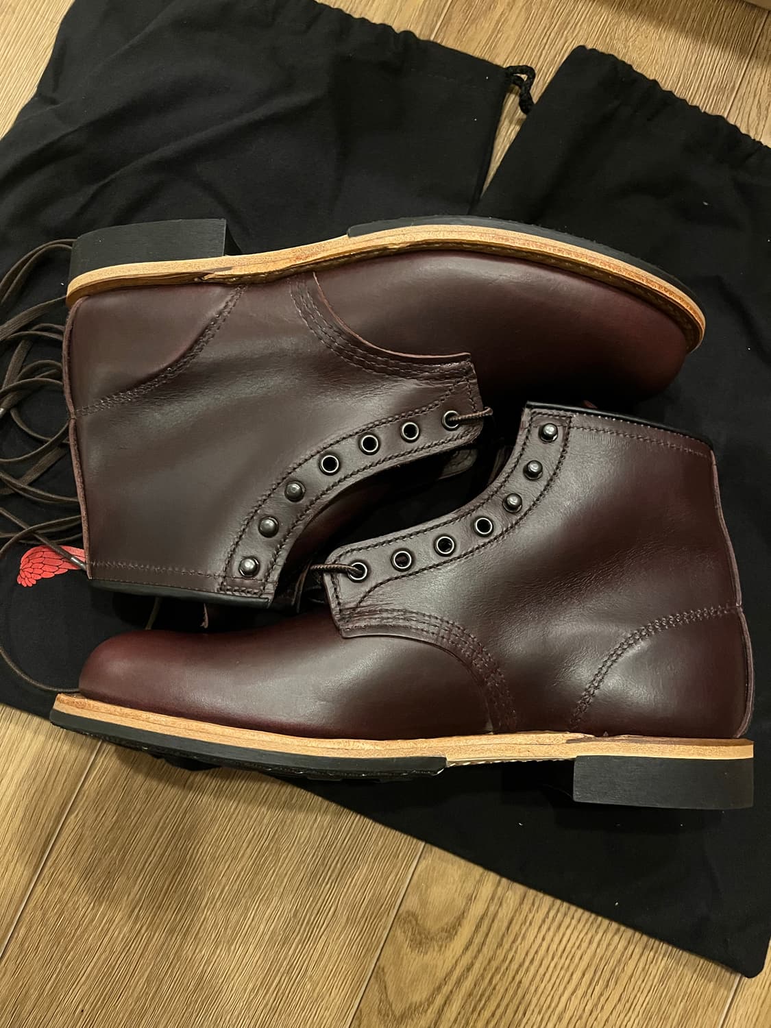 레드윙 백맨 블랙체리 8D 상품이미지2