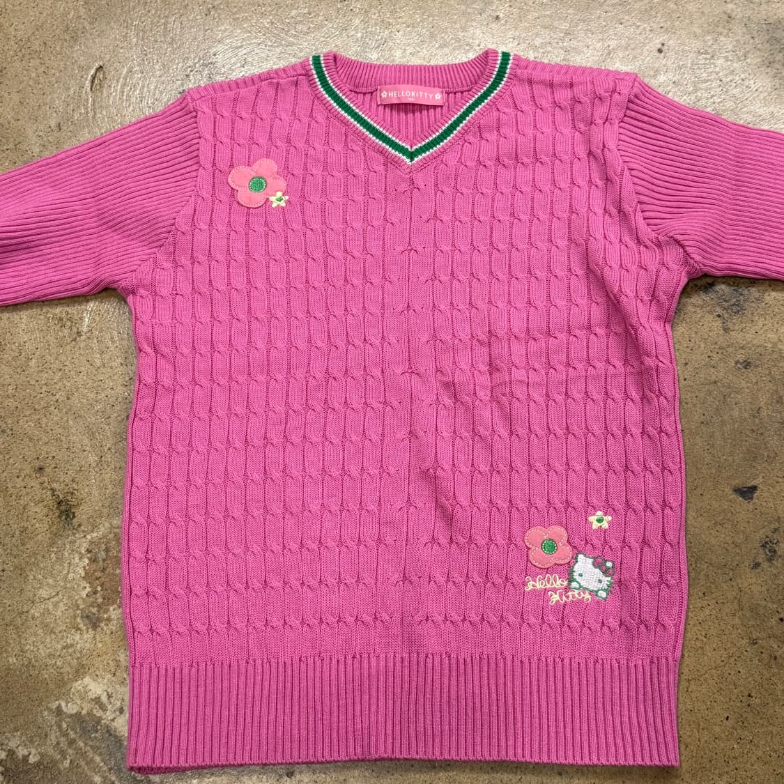헬로키티 핑크 브이넥 니트 상품이미지3
