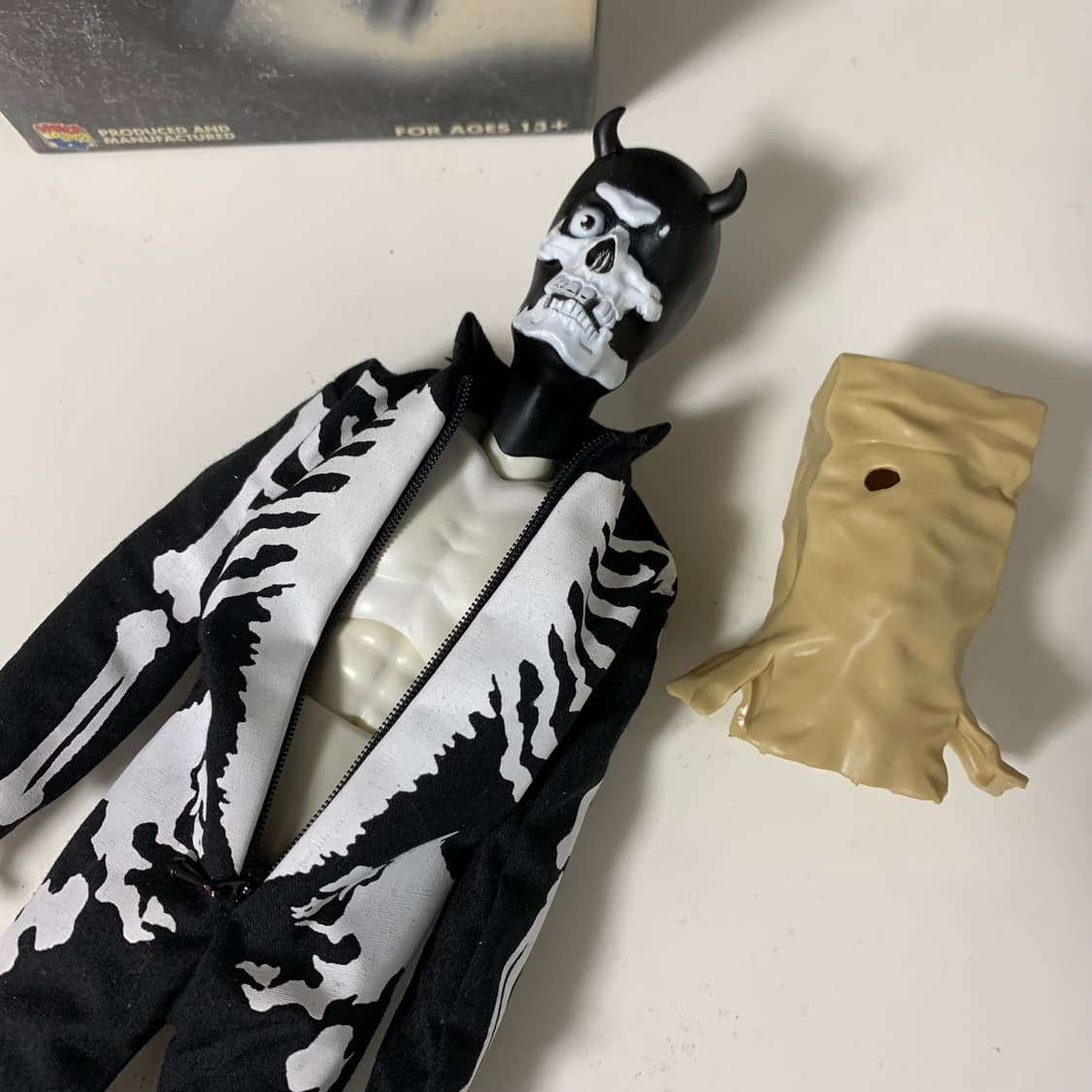 💀메디콤 1/6 atom-age VAMPIRE 피규어 상품이미지4