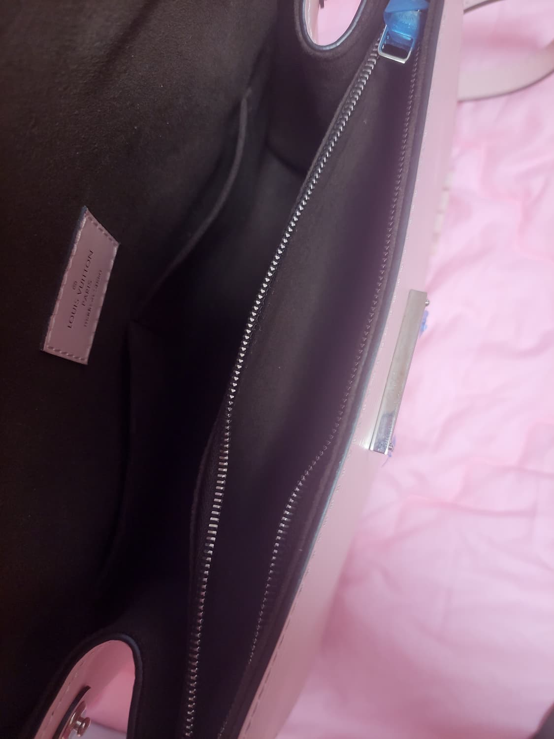 정품)급처상태좋음!루이비통 핑크 에삐 클루니bb  토트 크로스백 가방 상품이미지7