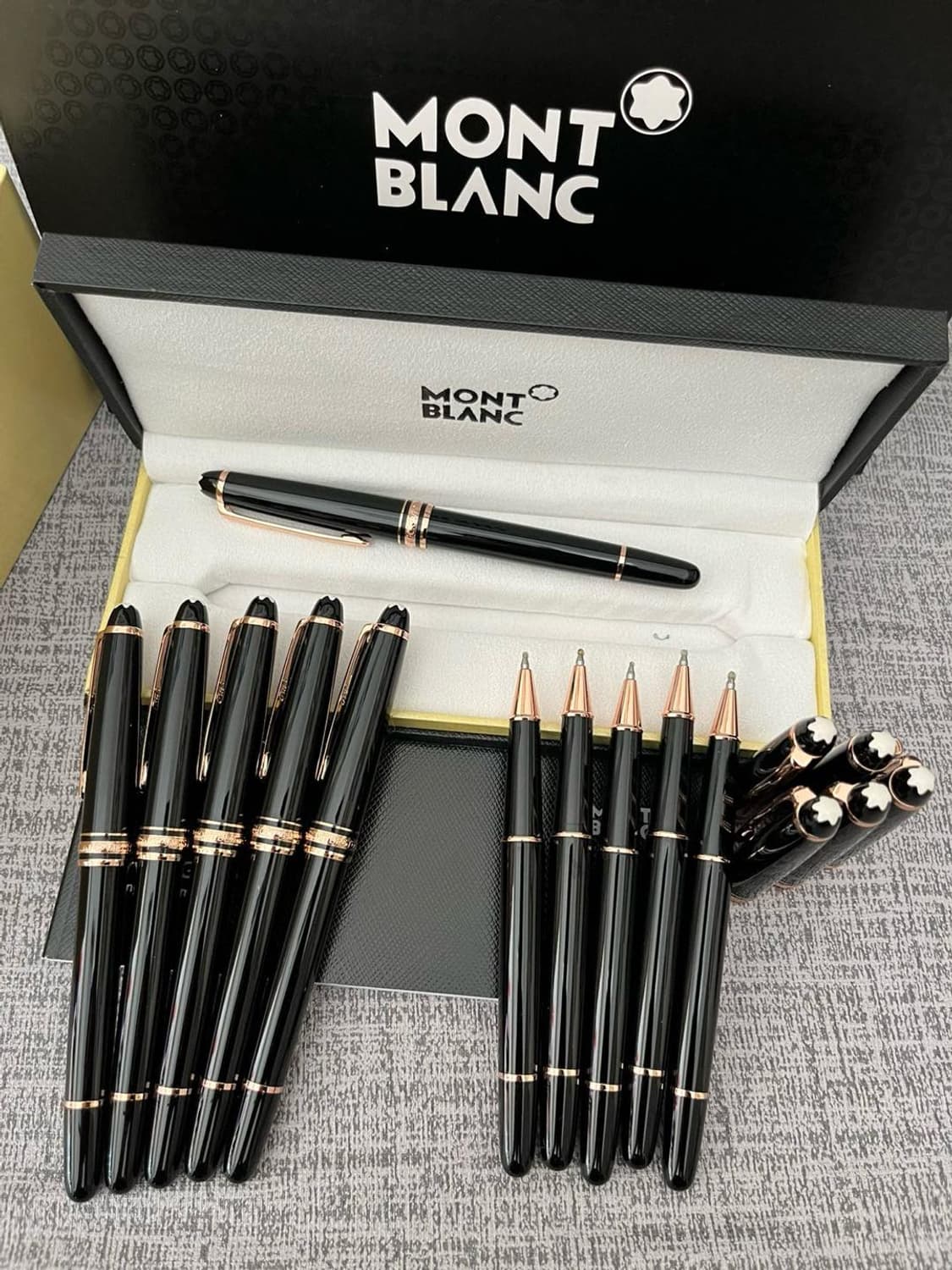 정품 몽블랑 마이스터슈테크 볼펜 블랙 레진 로즈골드 액센트 상품이미지2