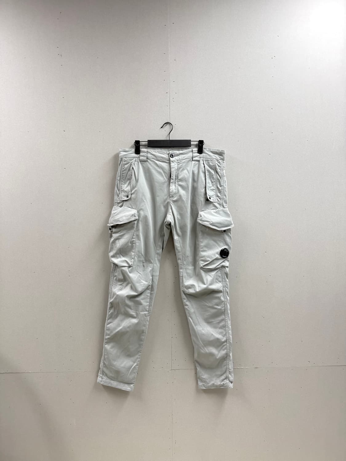 남성 52 / CP컴퍼니 렌즈 카고팬츠 상품이미지1