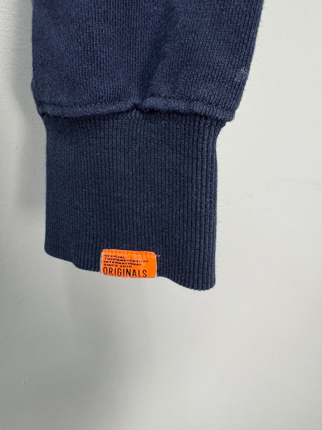 디스이즈네버댓 로고 크루넥 네이비 맨투맨 A3246 상품이미지3