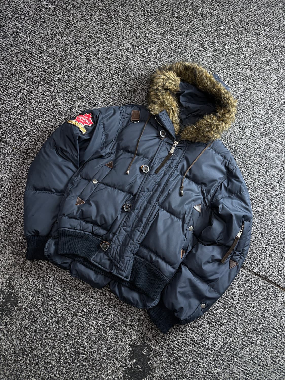 디스퀘어드2 마더 플러프 라쿤 다운 점퍼 3081 상품이미지1