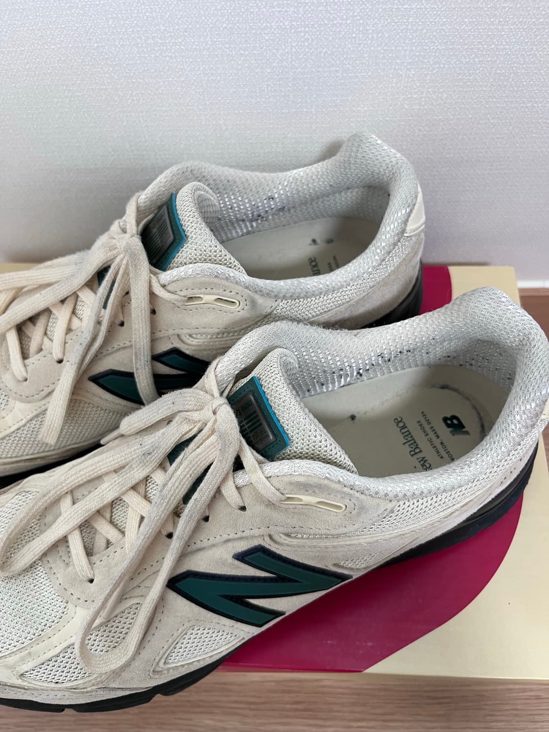 뉴발란스 990v4 상품이미지4