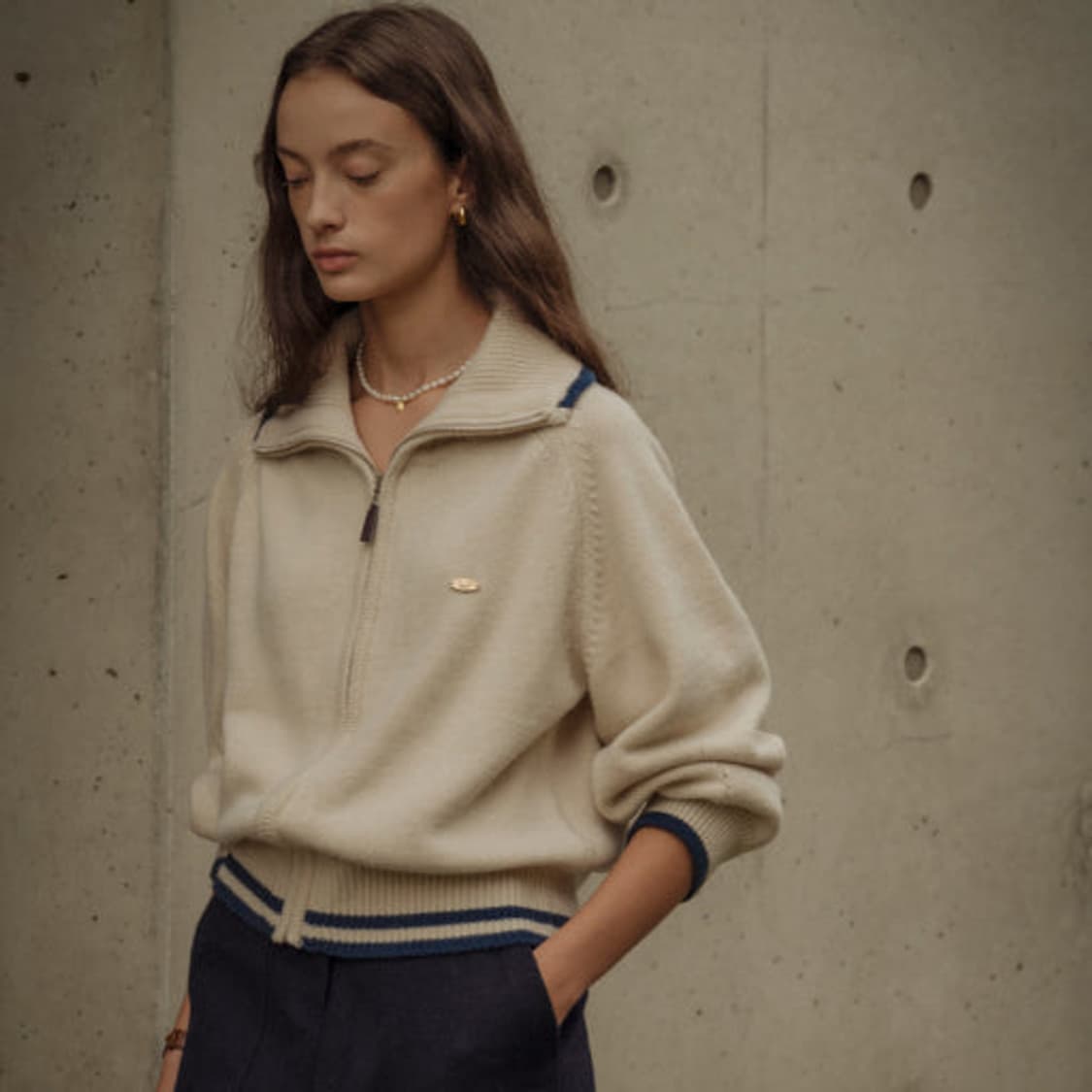 틸아이다이 와이드 카라 울 니트 집업 베이지 상품이미지1