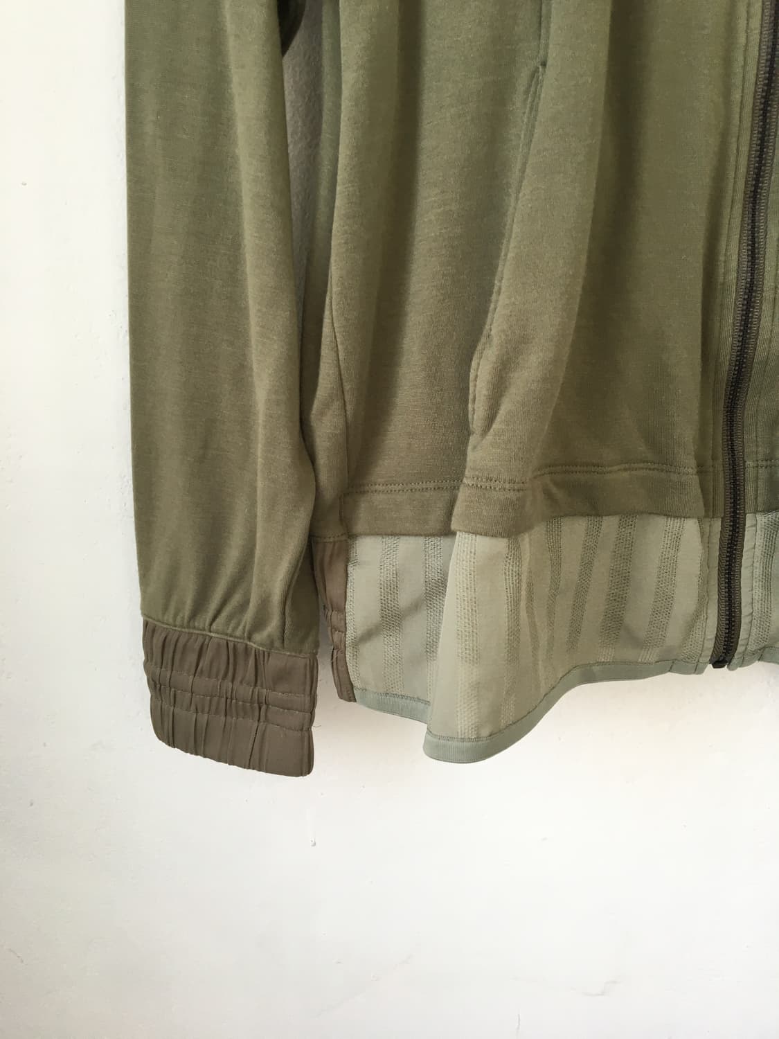 Line detail hood zip up 상품이미지4