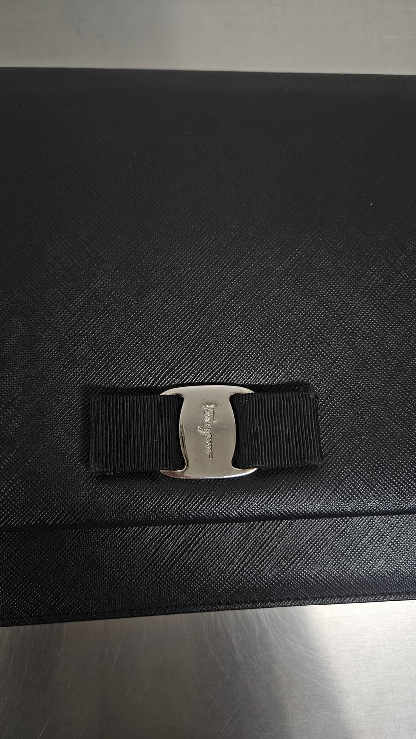 페라가모 바라리본 지니백 은장블랙 상품이미지3