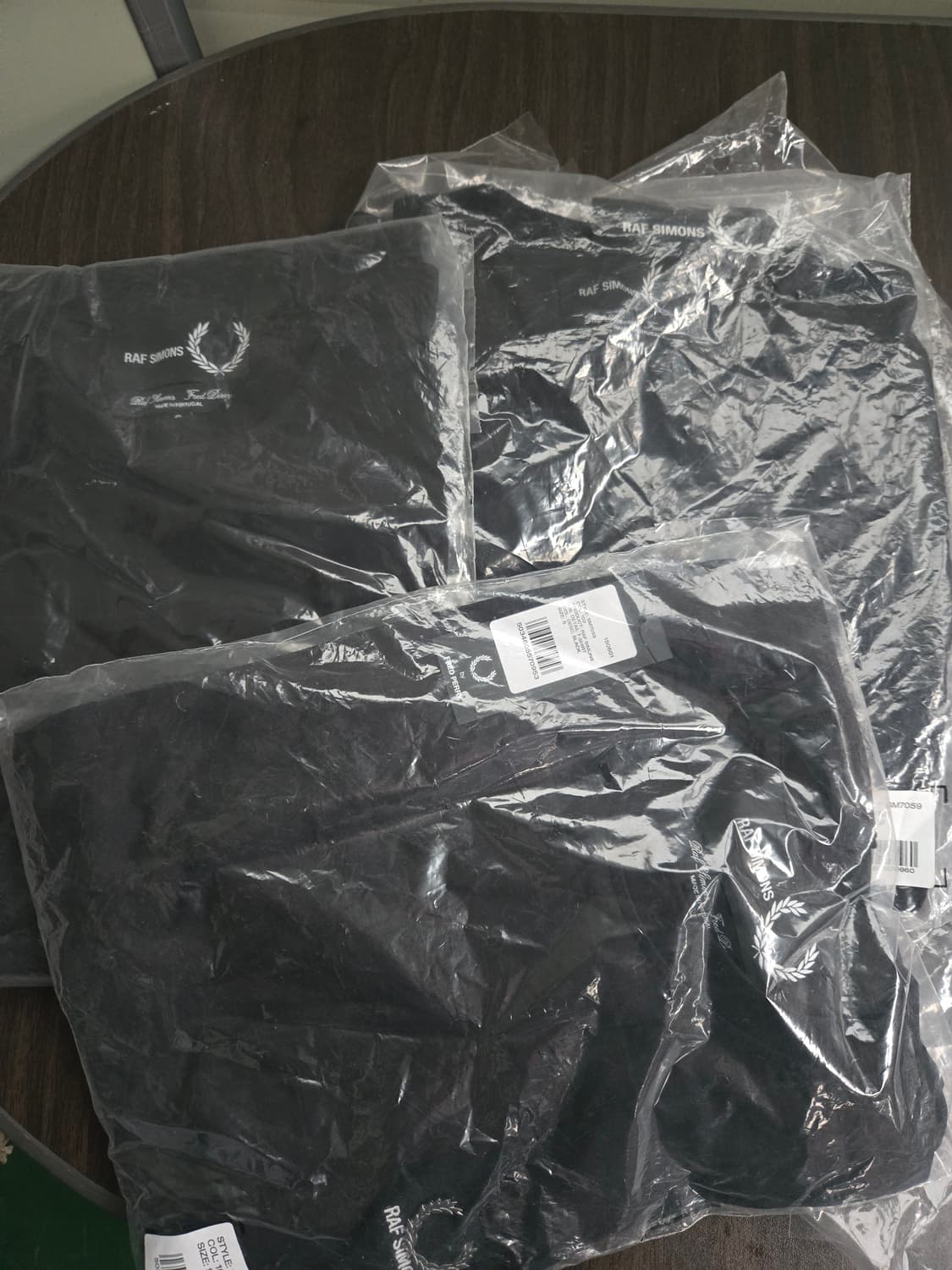 라프 시몬스 x 프레드 페리 티셔츠  반팔검정 s.m 상품이미지6