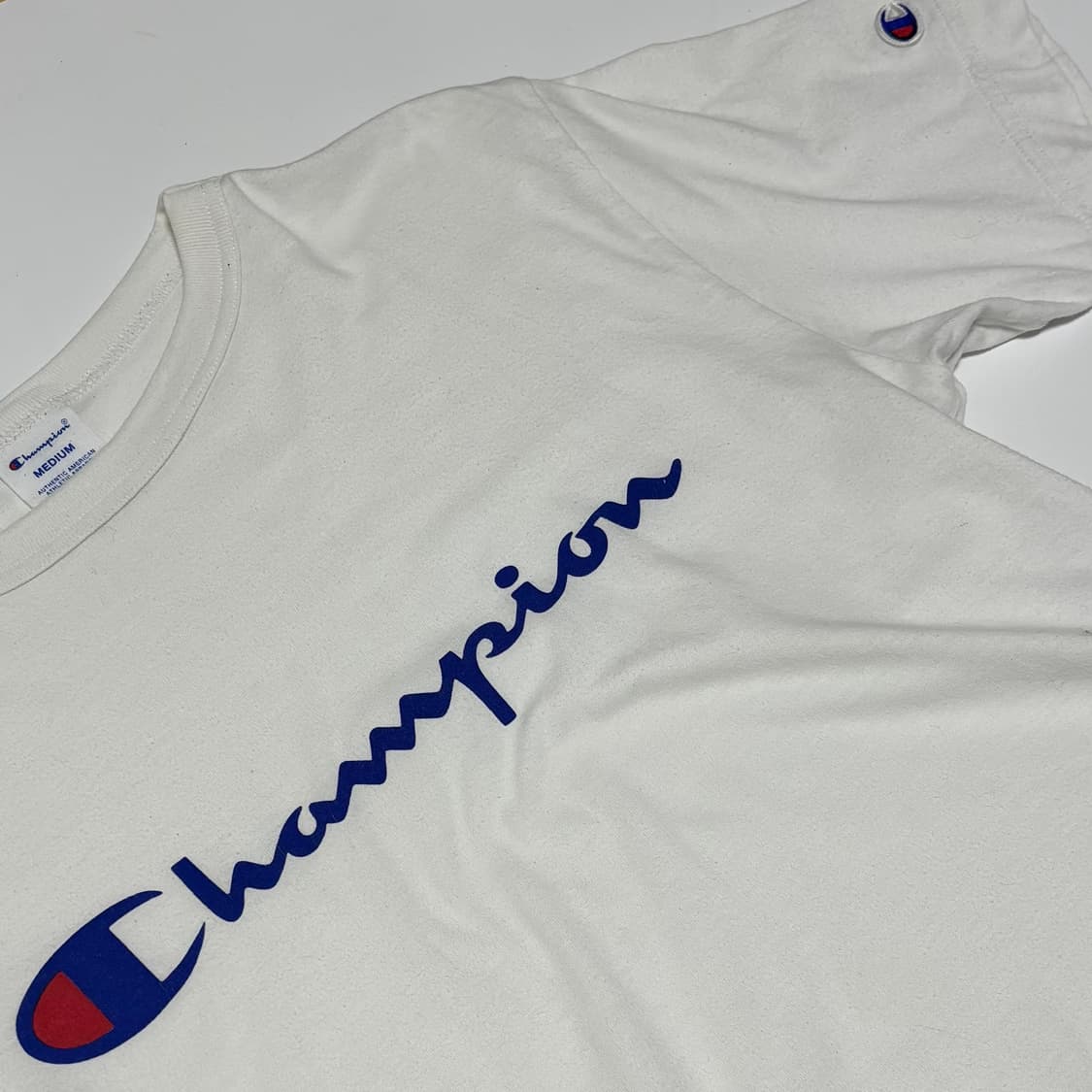 챔피언(Champion) 스크립트 로고 반팔 티셔츠 화이트 상품이미지2