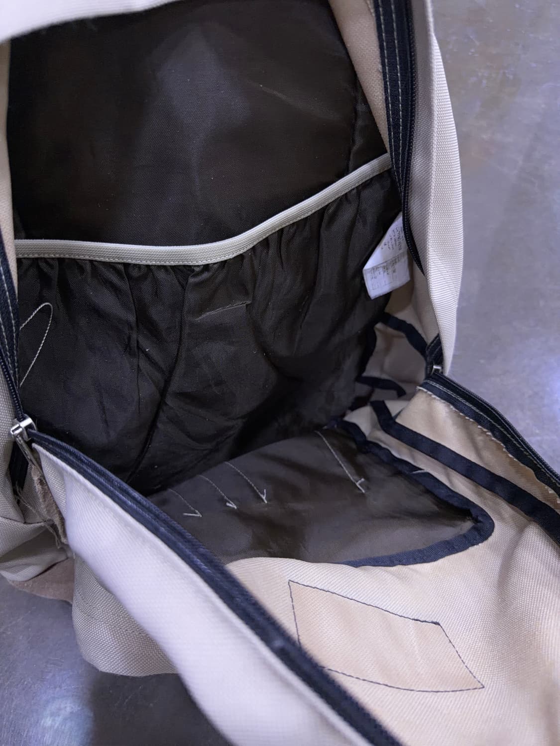 잔스포츠 라이트 백팩 스웨이드 베이지 상품이미지6