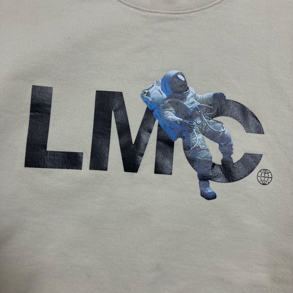 LMC 우주인 그래픽 빅로고 아이보리 맨투맨 상품이미지3