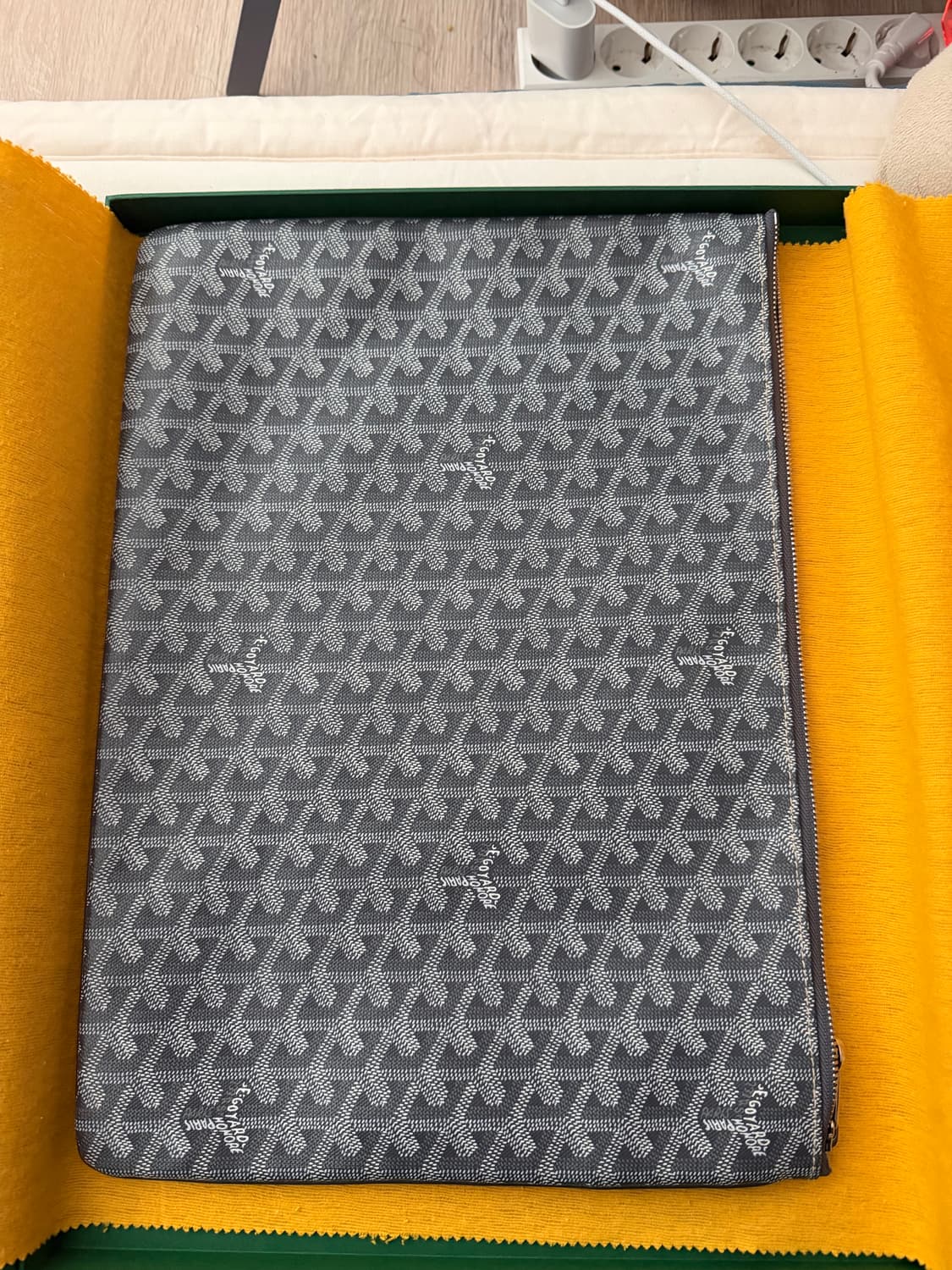 고야드 세나 스페셜그레이 GM 클러치 상품이미지1