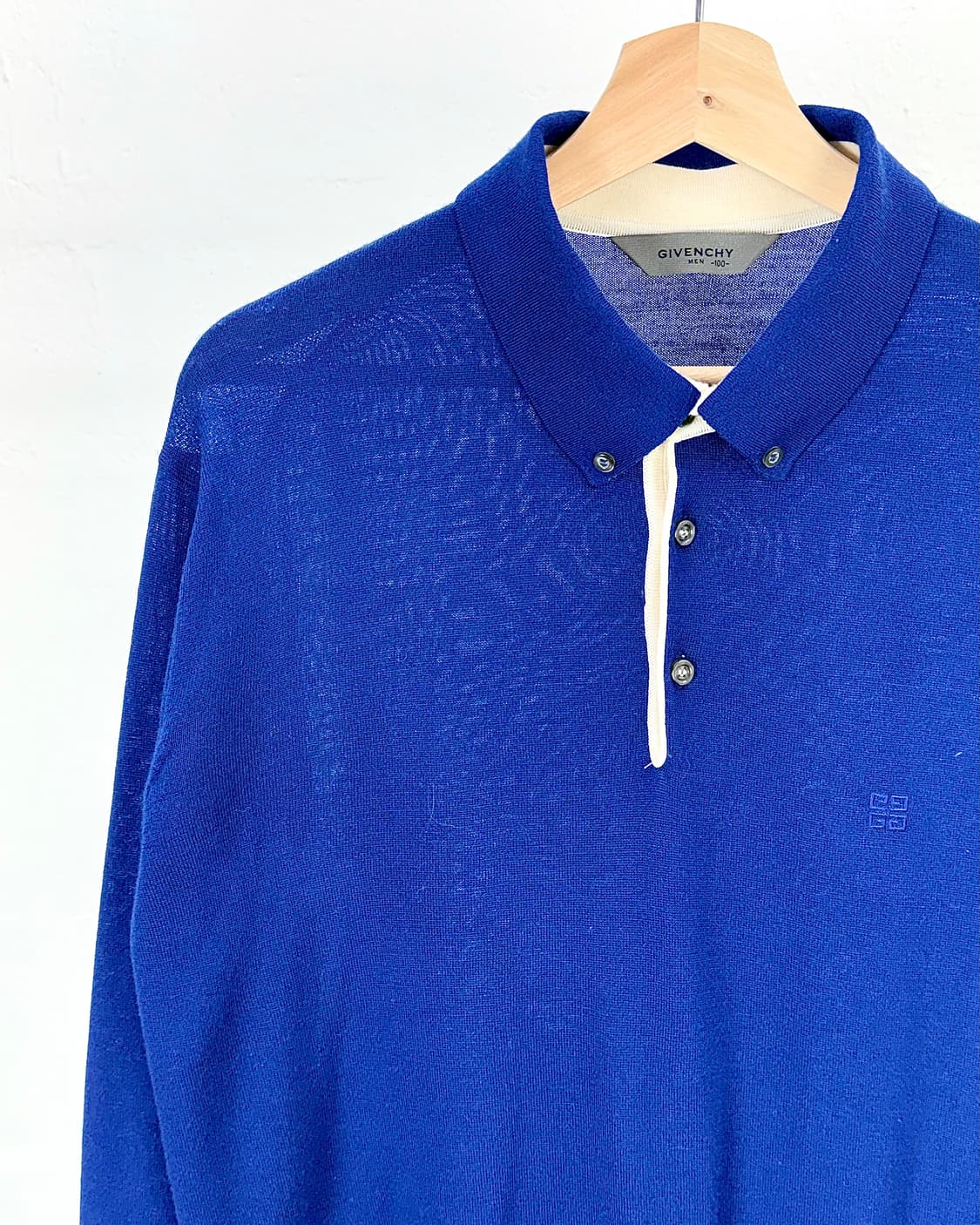 지방시 블루 버튼 카라 자수 니트 스웨터 상품이미지2