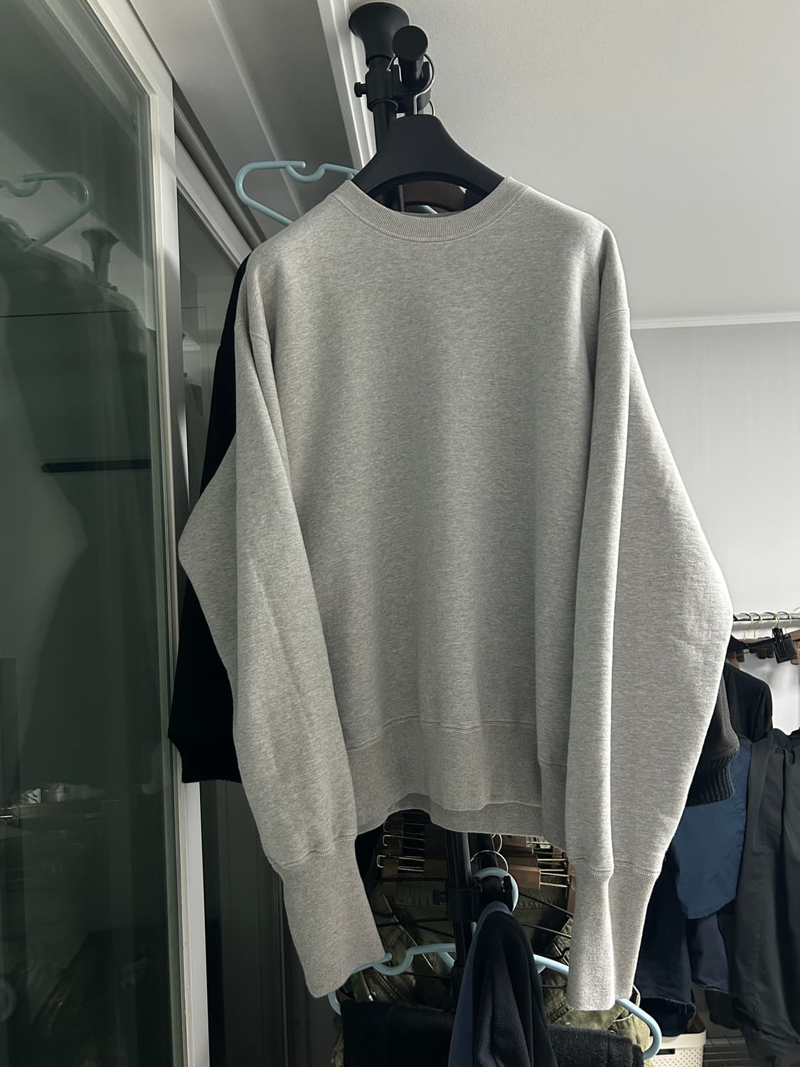 언라이클리 스웻셔츠 상품이미지2