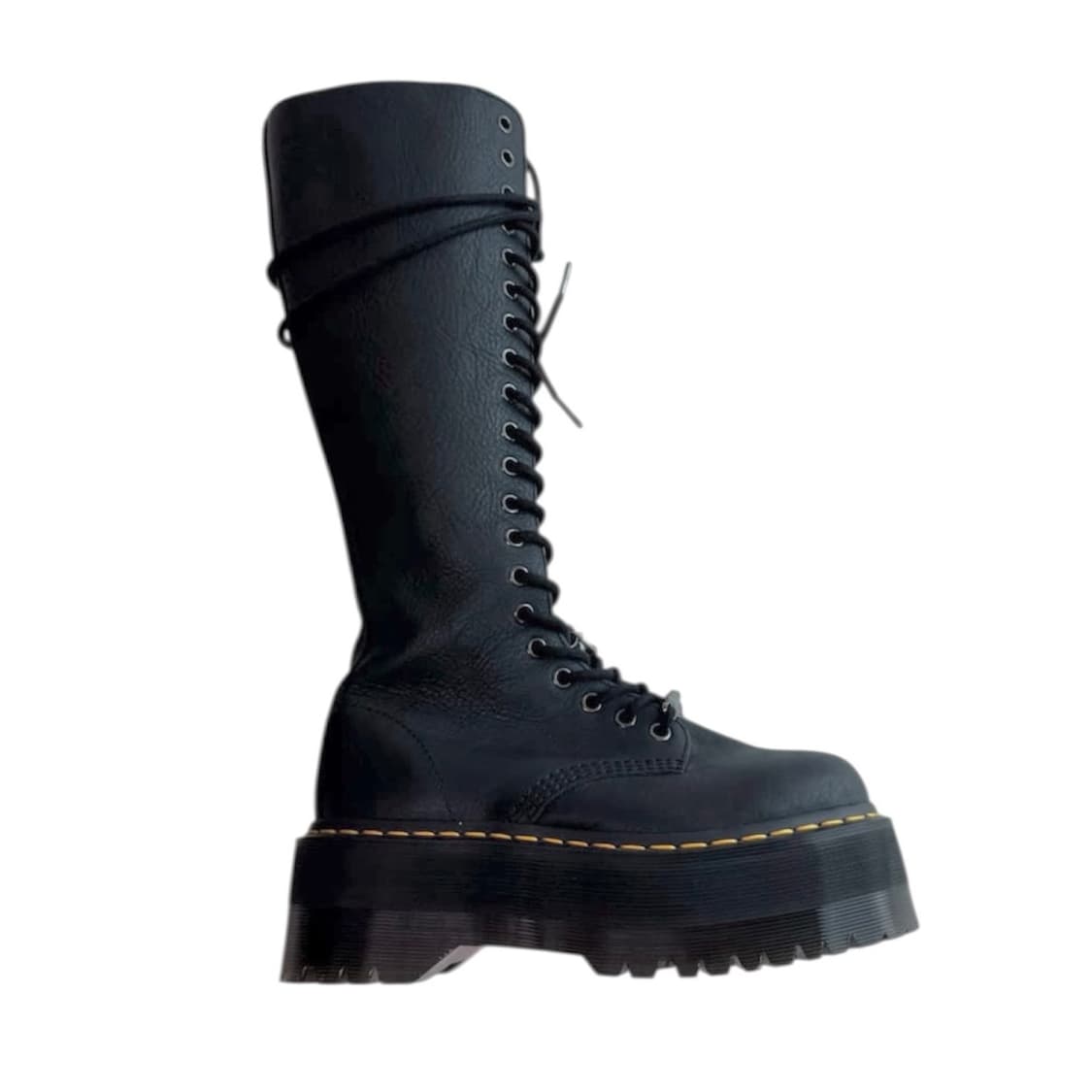 Dolls Kill x Dr. Martens Max 상품이미지2