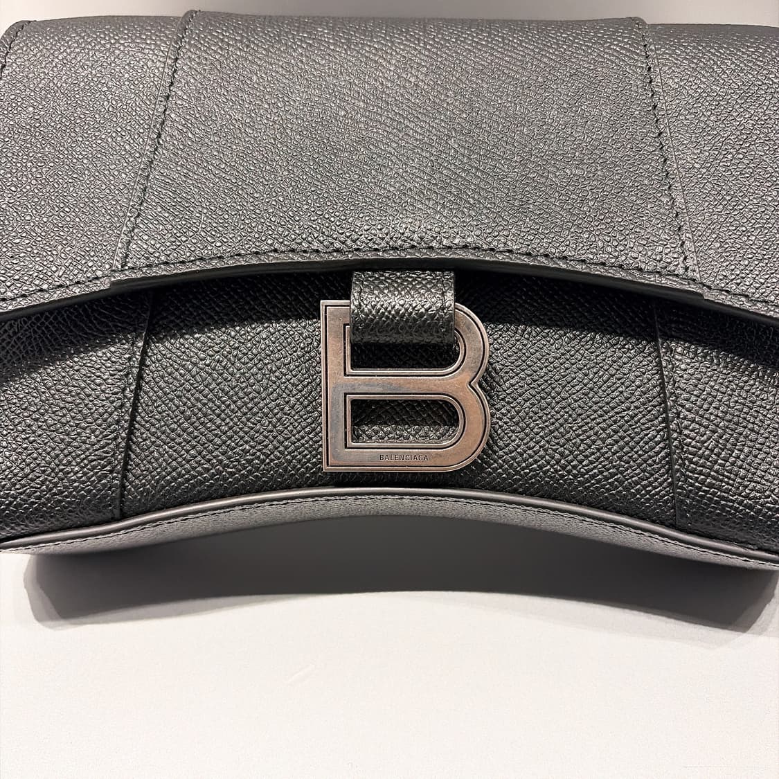 (정품/새상품) 발렌시아가 다운타운 XXS 크로스바디백 블랙 상품이미지2