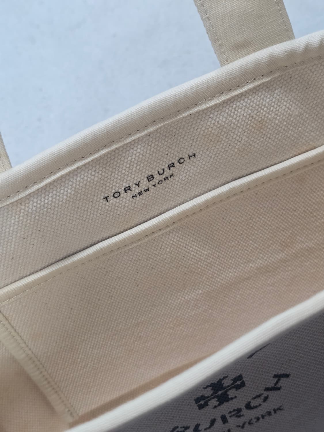 토리버치 캔버스 미니 토트백  상품이미지6