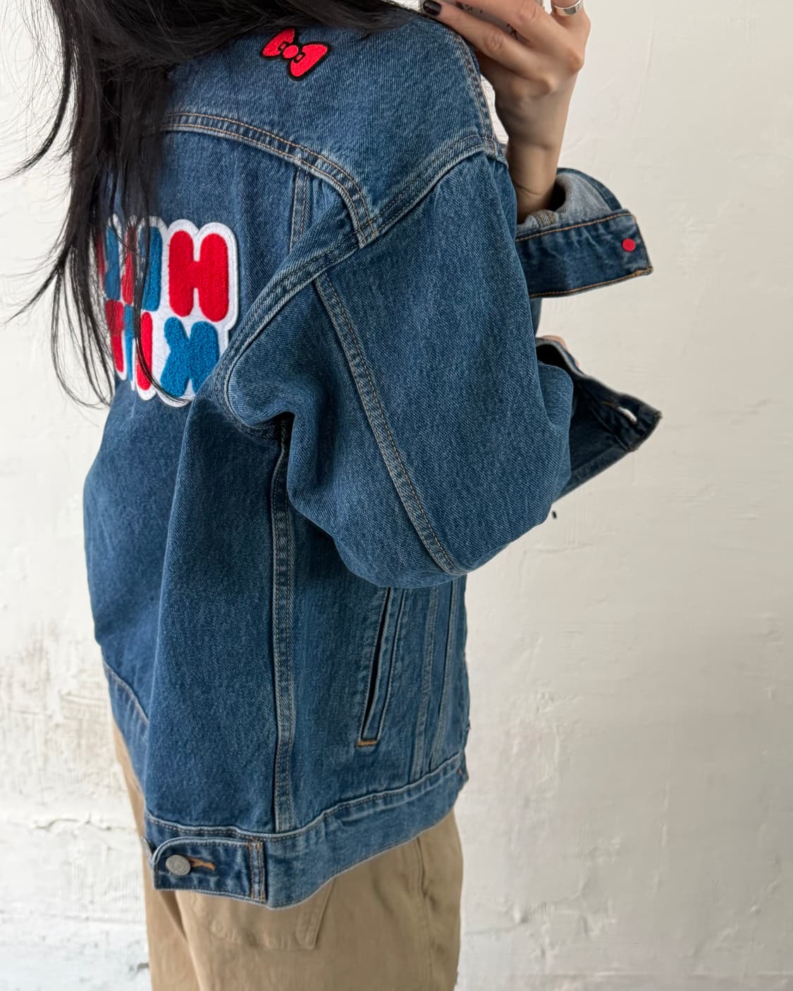 Levi’s 리바이스 x 헬로키티 콜라보 데님 트러커 자켓 상품이미지2