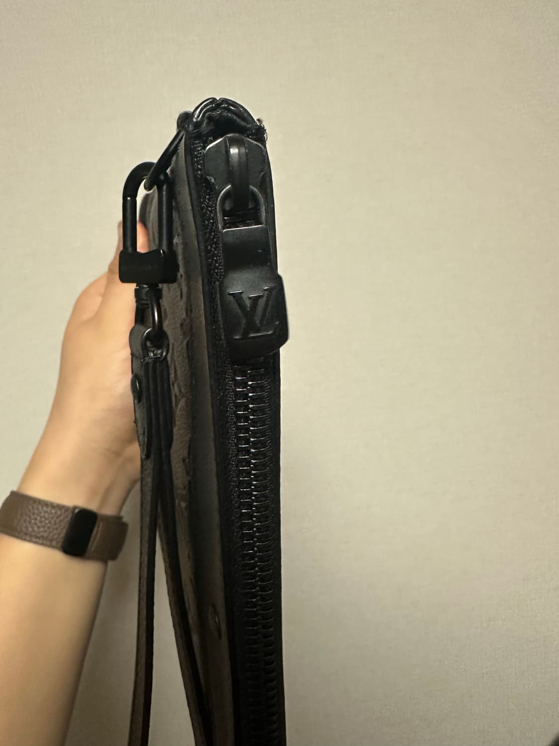 [상태A급]루이비통 섀도우 클러치백 상품이미지2