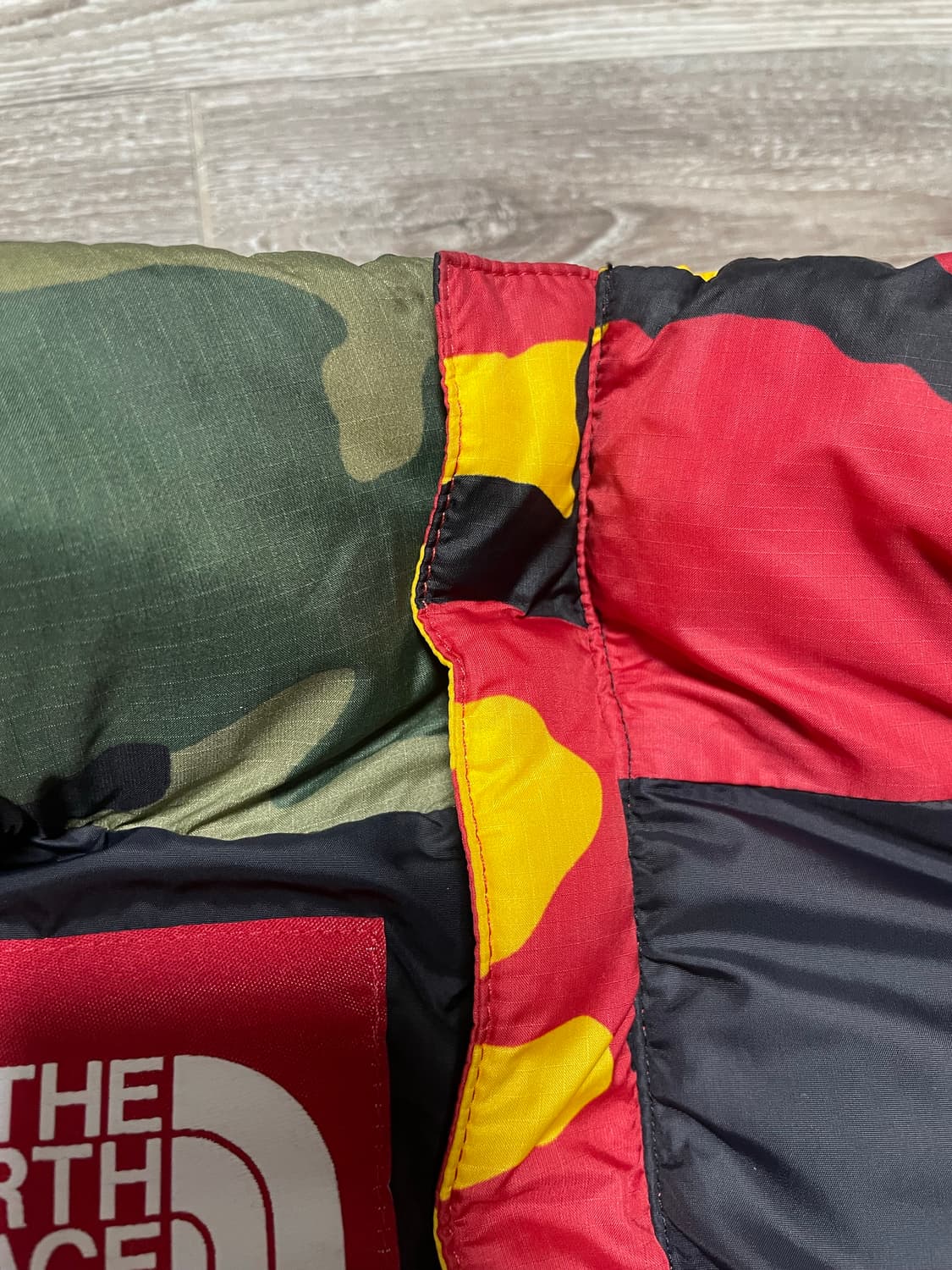 슈프림 노스페이스 스플릿 카모 눕시패딩 상품이미지7