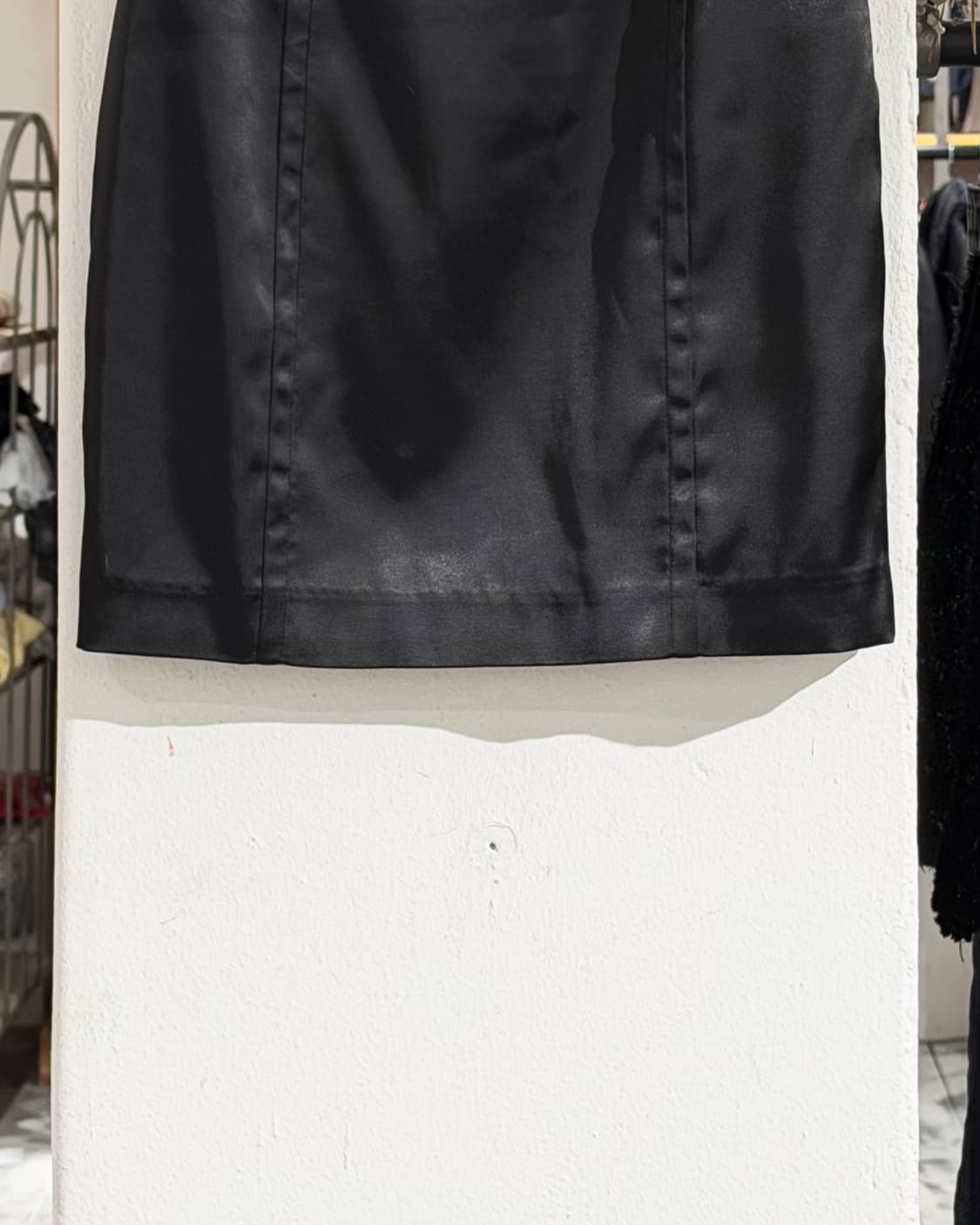 모스키노 블랙 새틴 미디 스커드 상품이미지3