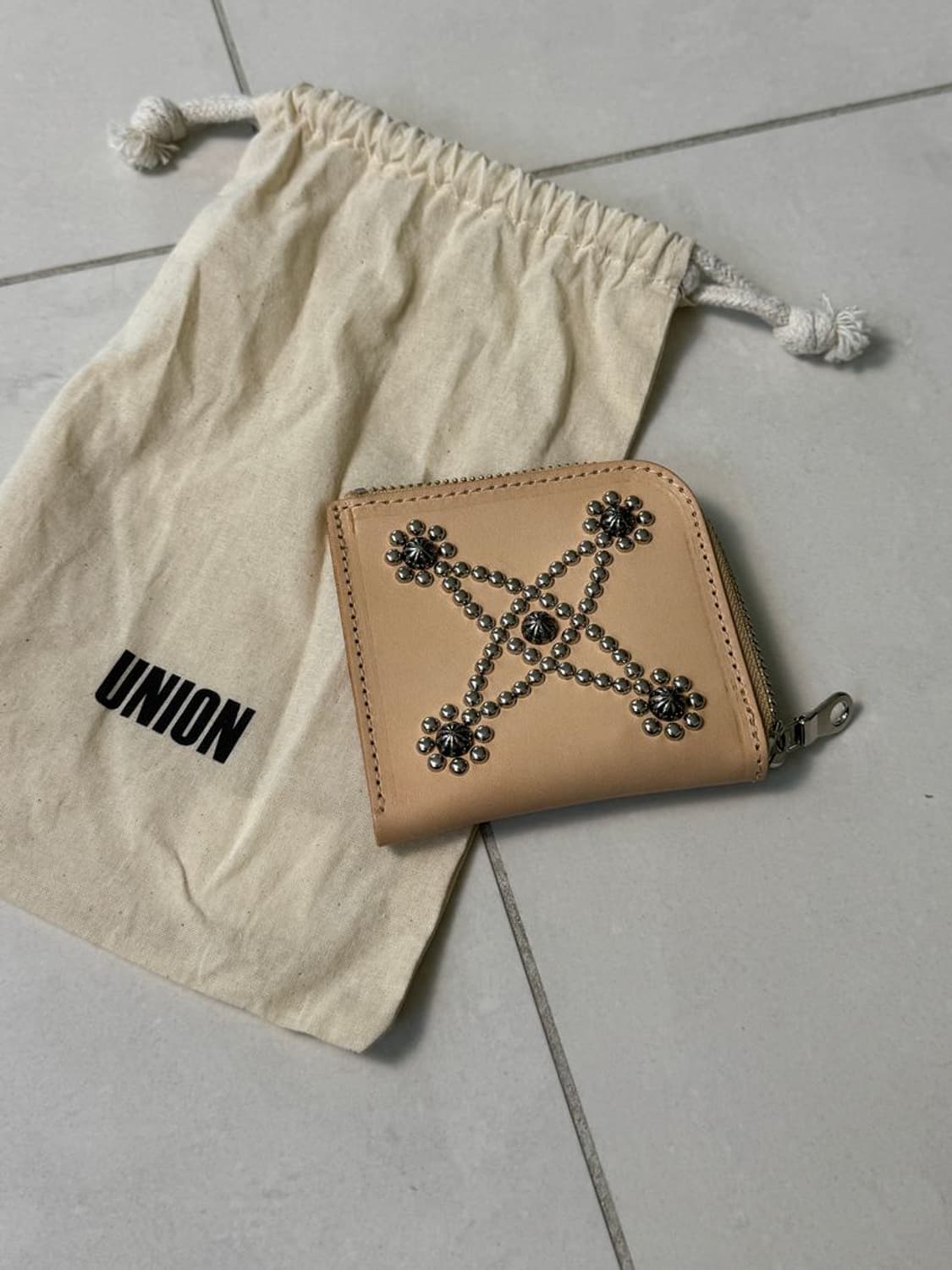 STUDDED WALLET 스터드 지갑 상품이미지1