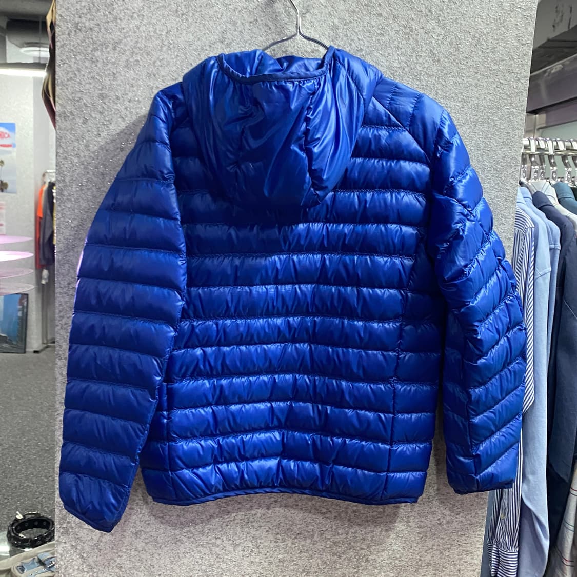 유니클로 딥블루 후드 경량패딩 b3390 상품이미지4