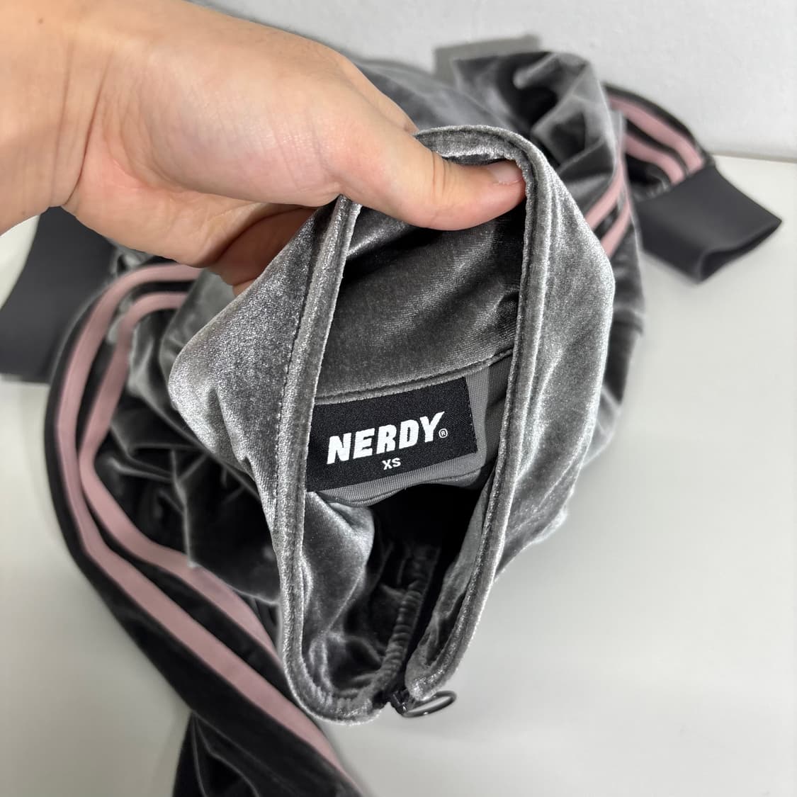 XS 우먼FREE 널디 그레이 벨벳 트랙탑 집업 져지 상품이미지3